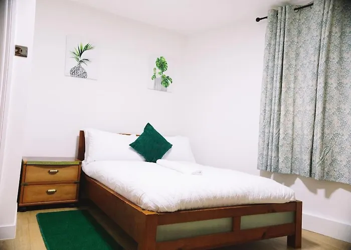 5 Bedroom Property