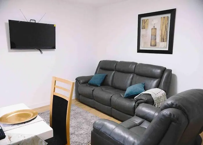 5 Bedroom Property