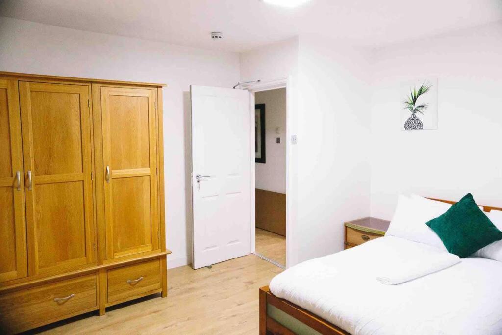 5 Bedroom