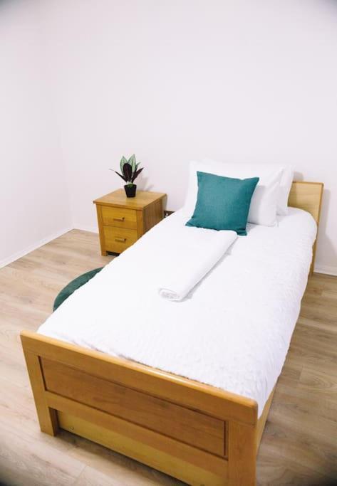5 Bedroom *